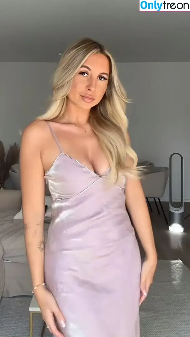 Kristinkbi nude photo #0066 (Kristinkbi)
