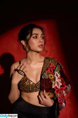 Krithi Shetty / krithi.shetty_official nude photo #0013