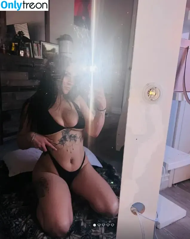 Krybaybee nude photo #0001 (kry_baybee_)