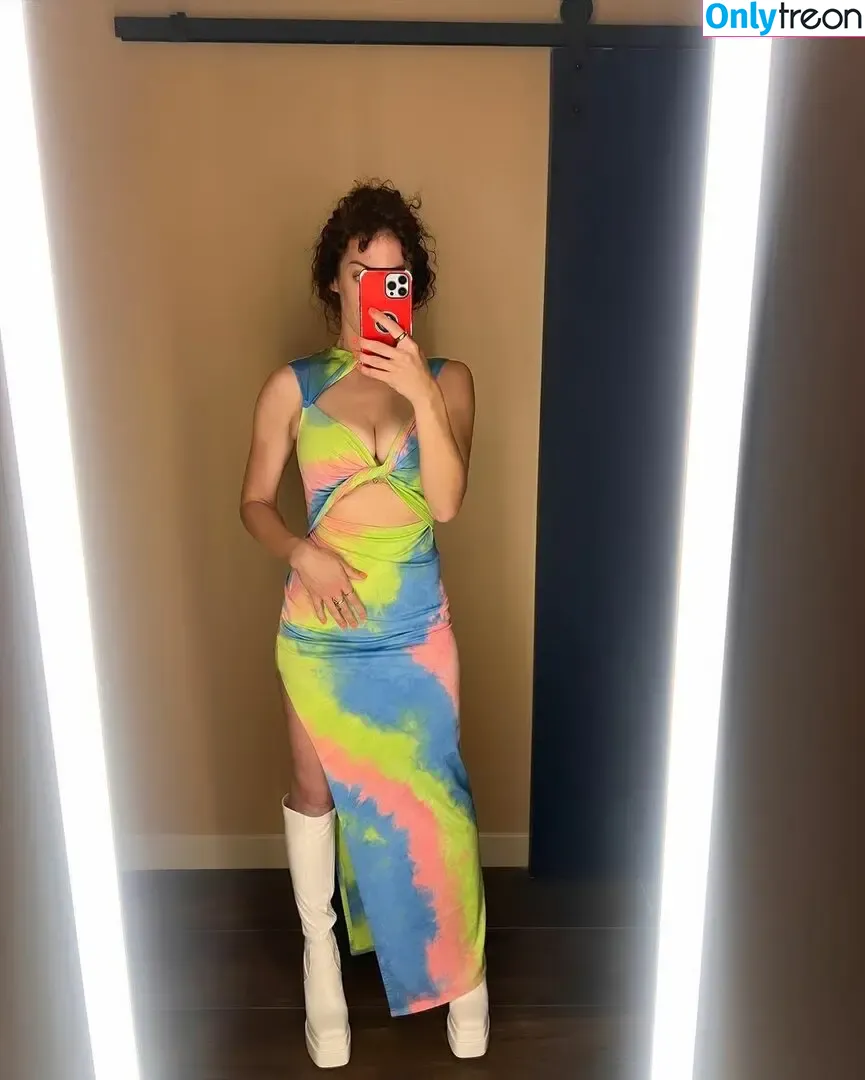 Krystyna Hutchinson nude photo #0003 (krystynahutch / krystynahutchinson)