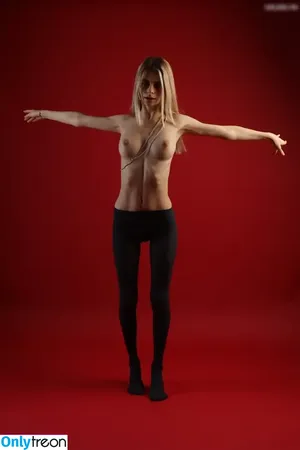 Ksenia K. / kkseniarrr / xeniablondi nude photo #0001