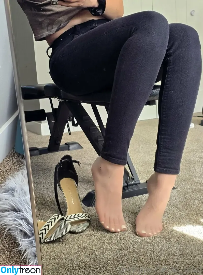 kt_solez nude photo #0185 (kt.solez)