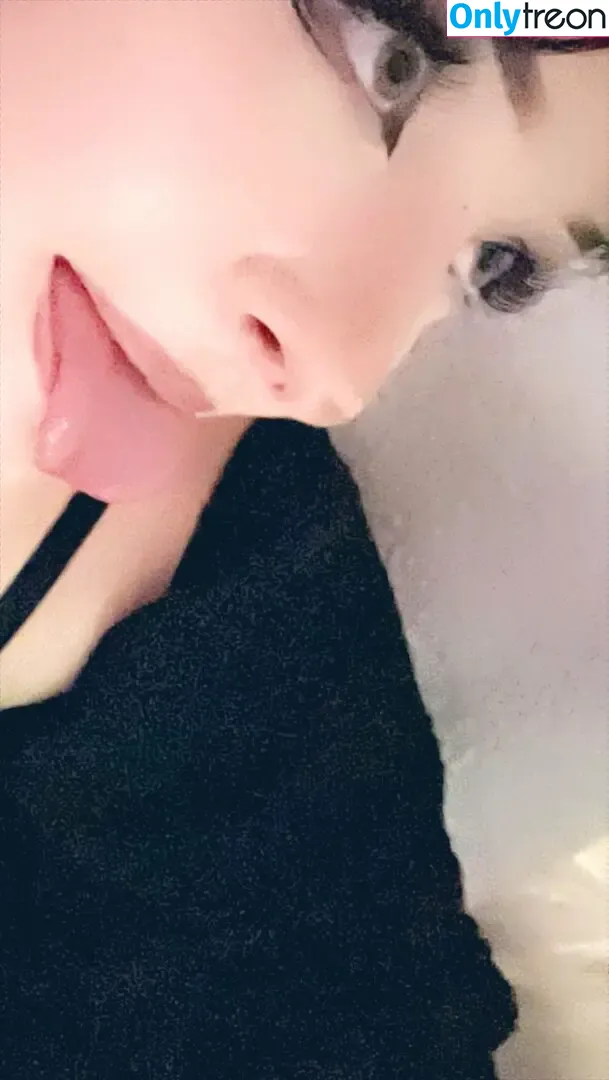 kupiee nude photo #0007 (cwmble / tszmo)