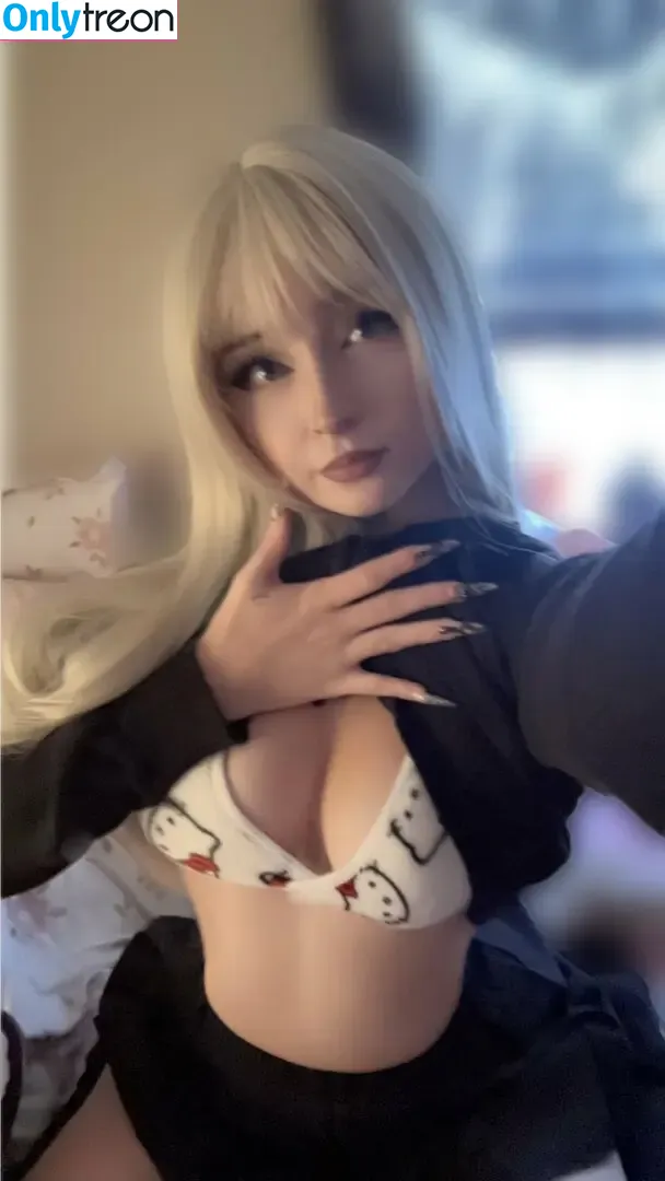 kupiee nude photo #0008 (cwmble / tszmo)