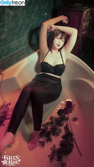 Kururin / _kururin / rin.krrn nude photo #0014