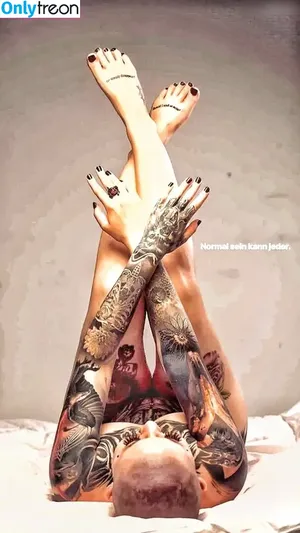 kxrnblume nude photo #0004