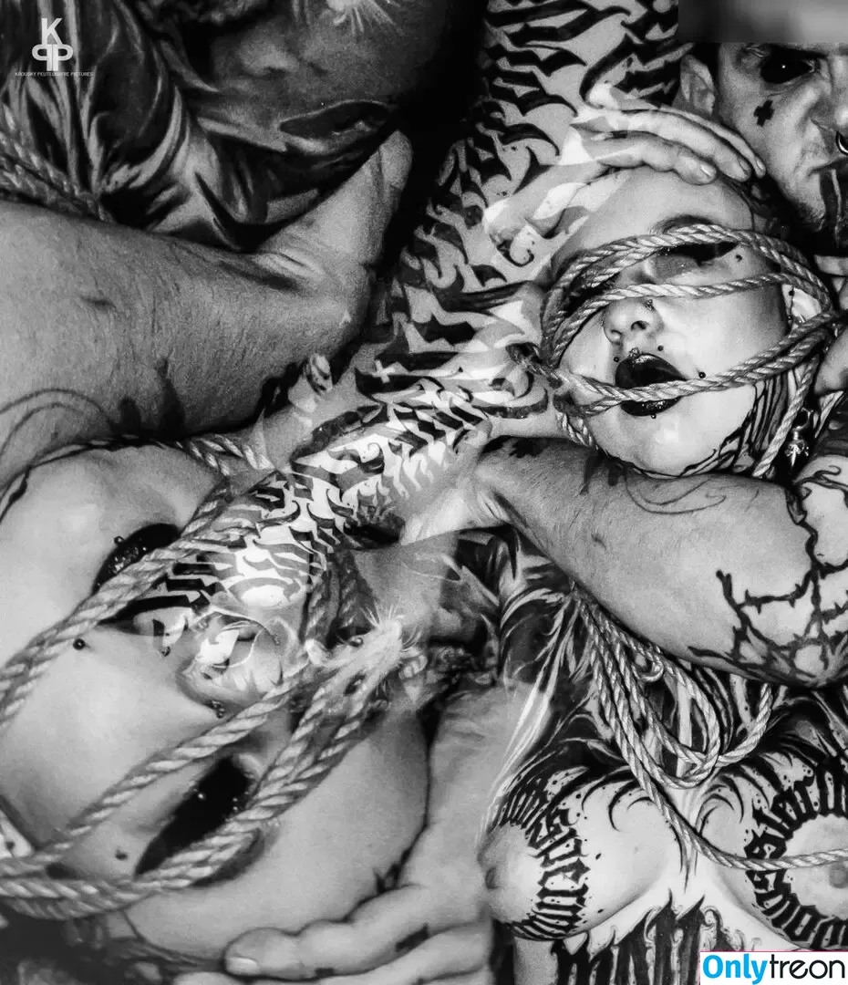 kxrnblume nude photo #0019 (kxrnblume)