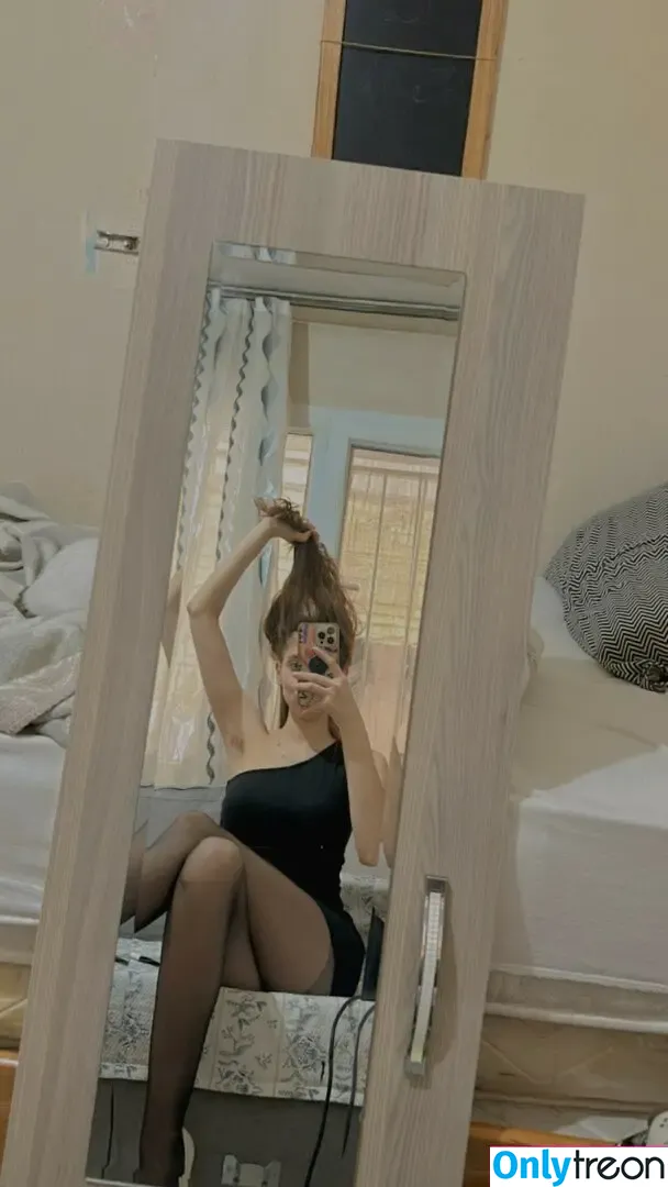 Kybeleniz nude photo #0019 (Turkish Streamer)