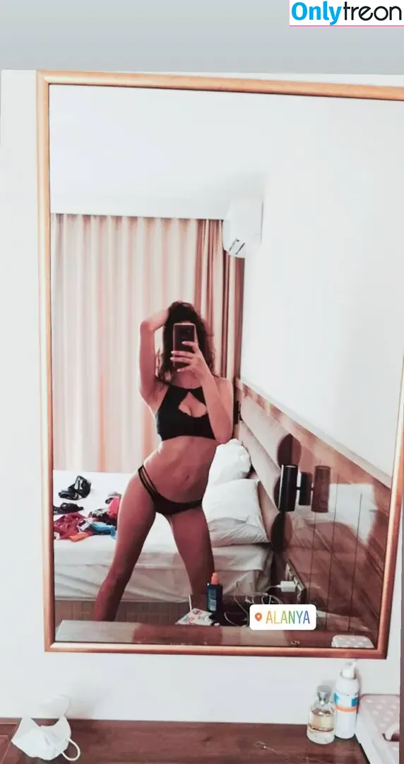 Kybeleniz nude photo #0043 (Turkish Streamer)