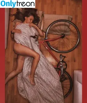 Kykysovsem / kyky.sovsem nude photo #0001