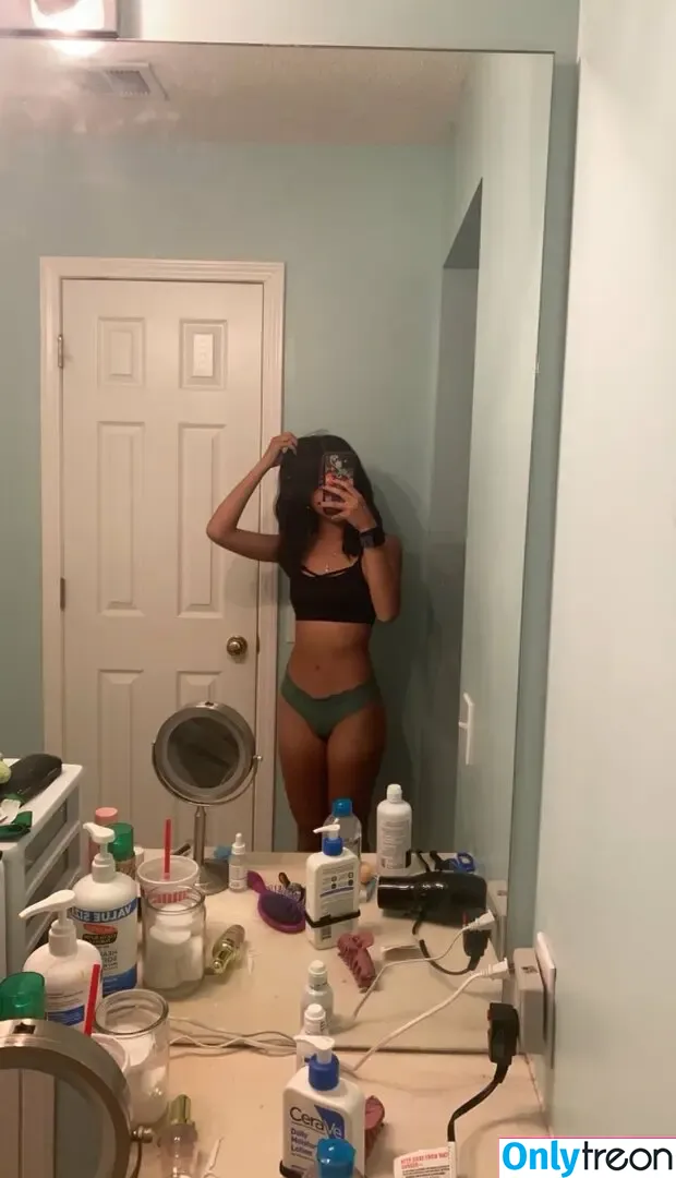 Kyla Grace Nguyen nude photo #0005 (kyla.grace.nguyen)