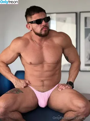 kyle_fox / kyle__fox__ фото голая #0196