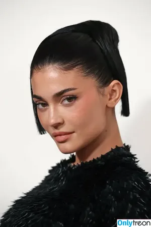 Kylie Jenner / KylieJenner / kyliejenner.2 фото голая #0584