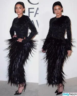 Kylie Jenner / KylieJenner / kyliejenner.2 фото голая #0590