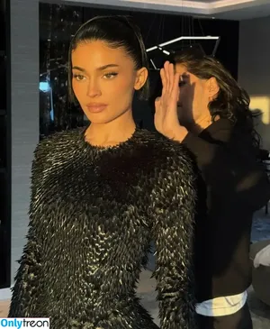 Kylie Jenner / KylieJenner / kyliejenner.2 фото голая #0595