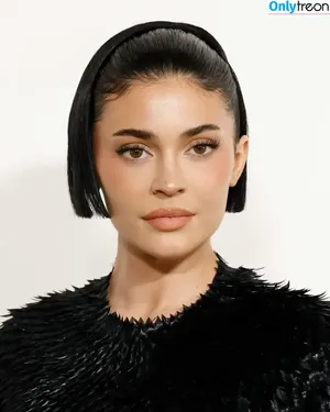 Kylie Jenner / KylieJenner / kyliejenner.2 фото голая #0599