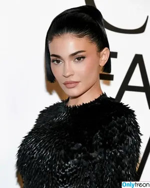 Kylie Jenner / KylieJenner / kyliejenner.2 фото голая #0602