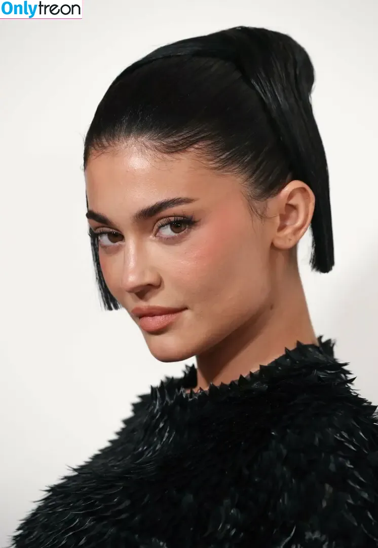 Kylie Jenner голая photo #0587 (KylieJenner / kyliejenner.2)