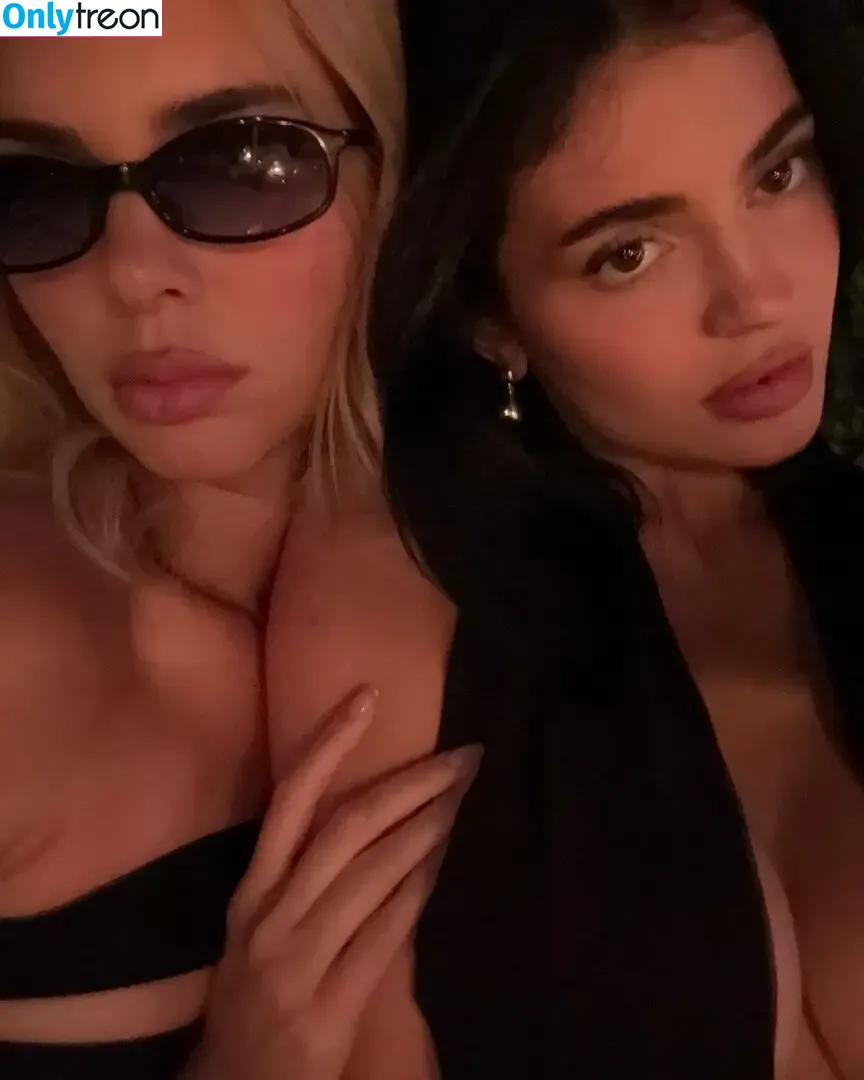 Kylie Jenner голая photo #0611 (KylieJenner / kyliejenner.2)