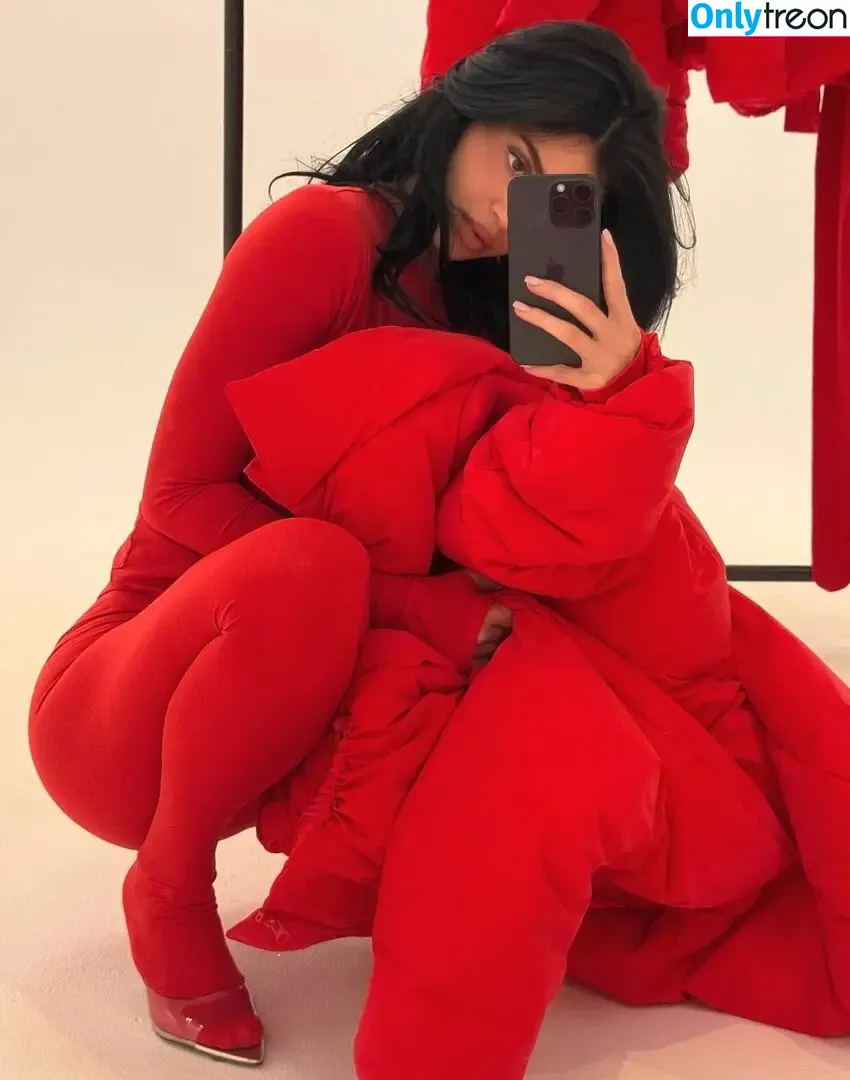 Kylie Jenner голая photo #0612 (KylieJenner / kyliejenner.2)