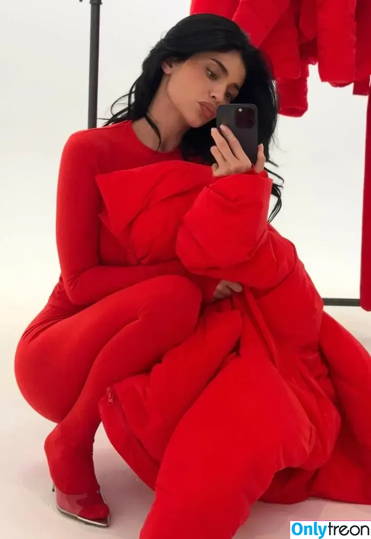 Kylie Jenner голая photo #0613 (KylieJenner / kyliejenner.2)