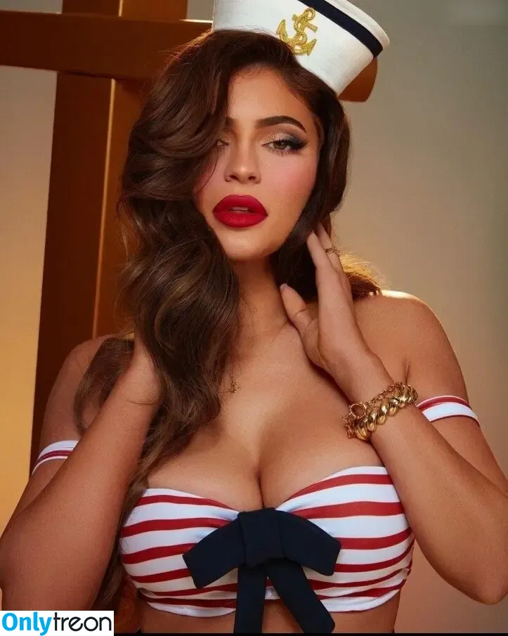 Kylie Jenner голая photo #0710 (KylieJenner / kyliejenner.2)
