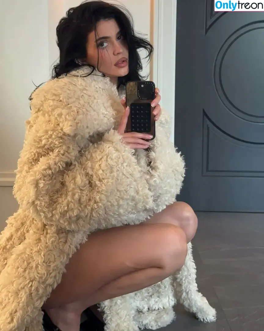 Kylie Jenner голая photo #0829 (KylieJenner)