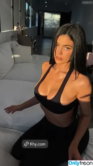 Kylie Jenner / KylieJenner / kylie.jenner nude photo #1369