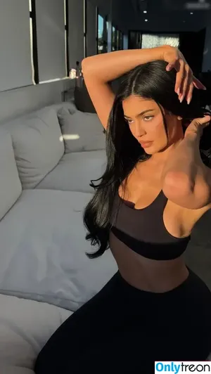 Kylie Jenner / KylieJenner / kylie.jenner nude photo #1370