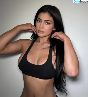 Kylie Jenner / KylieJenner / kylie.jenner nude photo #1374