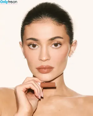 Kylie Jenner / KylieJenner / kylie.jenner nude photo #1379