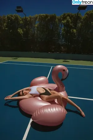 Kylie Jenner / KylieJenner / kylie.jenner nude photo #1388