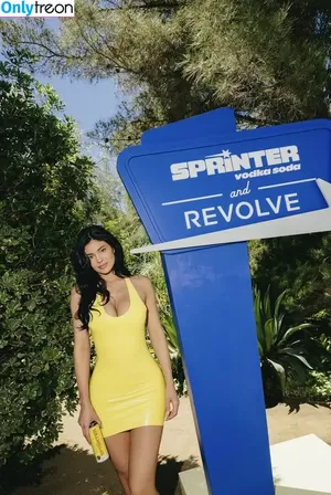 Kylie Jenner / KylieJenner / kylie.jenner nude photo #1419