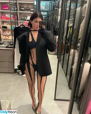 Kylie Jenner / KylieJenner / kylie.jenner фото голая #1461