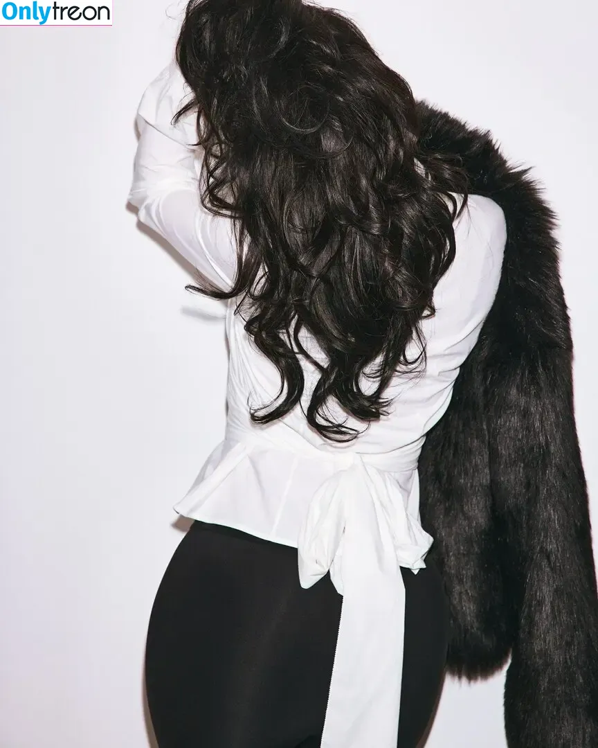 Kylie Jenner голая photo #1024 (KylieJenner / kyliejenner.2)