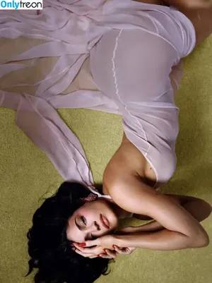 Kylie Jenner / KylieJenner / kyliejenner.2 nude photo #2196