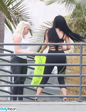 Kylie Jenner / KylieJenner / kyliejenner.2 nude photo #2209
