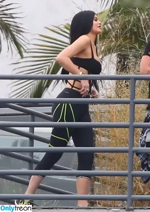 Kylie Jenner / KylieJenner / kyliejenner.2 nude photo #2210