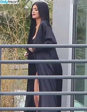 Kylie Jenner / KylieJenner / kyliejenner.2 nude photo #2214
