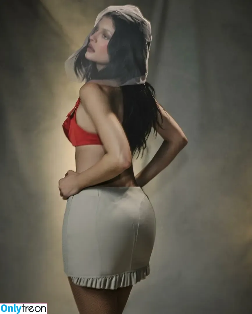 Kylie Jenner nude photo #2168 (KylieJenner / kyliejenner.2)