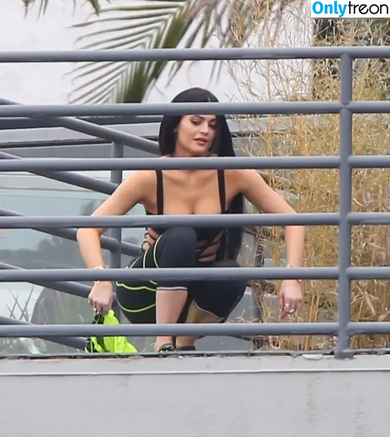Kylie Jenner nude photo #2221 (KylieJenner / kyliejenner.2)