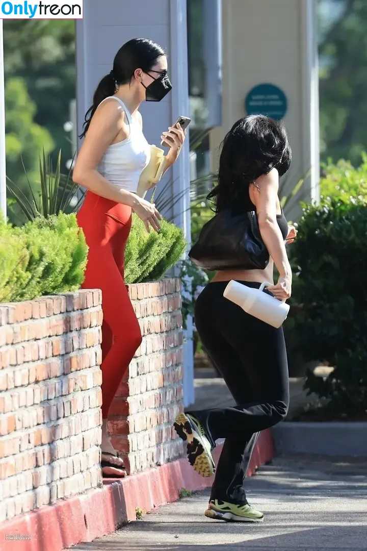 Kylie Jenner nude photo #2228 (KylieJenner / kyliejenner.2)