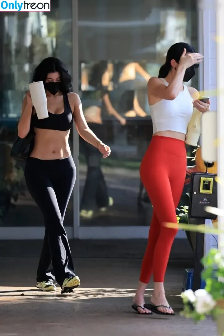 Kylie Jenner nude photo #2235 (KylieJenner / kyliejenner.2)