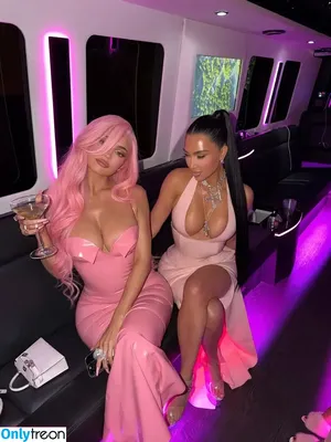 Kylie Jenner / KylieJenner / kyliejenner.2 nude photo #3232