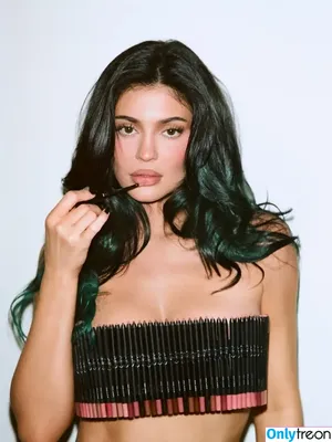 Kylie Jenner / KylieJenner / kyliejenner.2 nude photo #3246