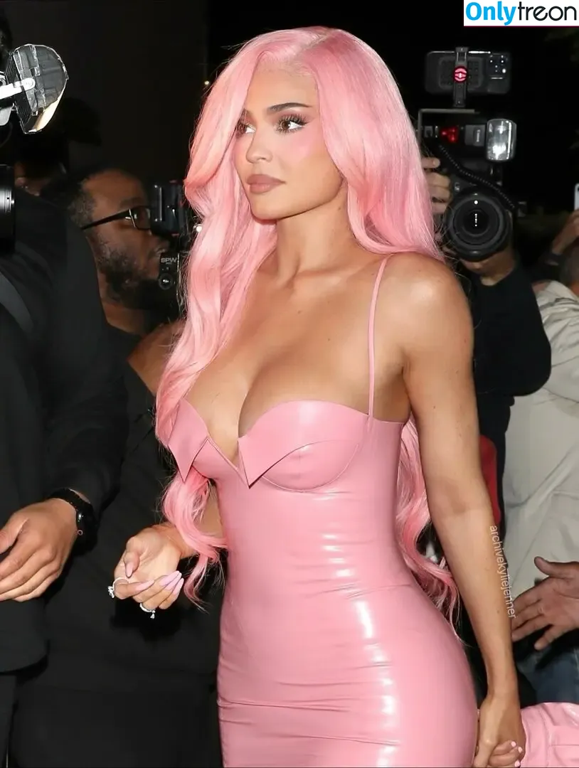 Kylie Jenner голая photo #3251 (KylieJenner / kyliejenner.2)