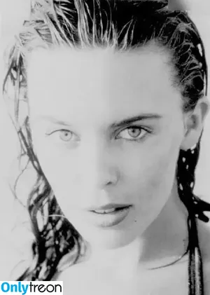 Kylie Minogue / kylieminogue / u224370996 nude photo #0628