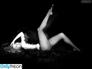 Kylie Minogue / kylieminogue / u224370996 nude photo #0652