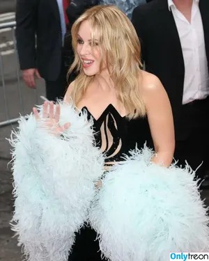 Kylie Minogue / kylieminogue / u224370996 фото голая #0903