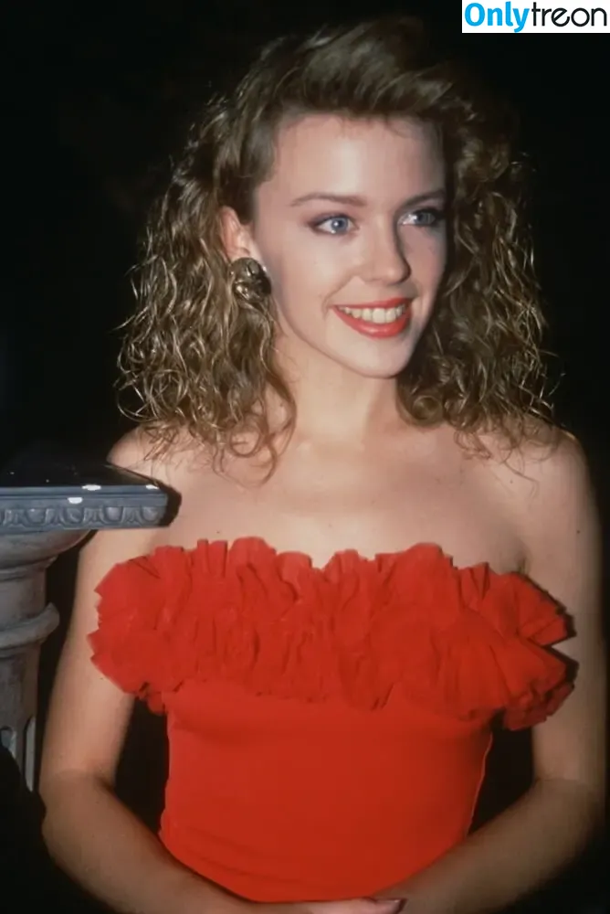 Kylie Minogue nude photo #0622 (kylieminogue / u224370996)